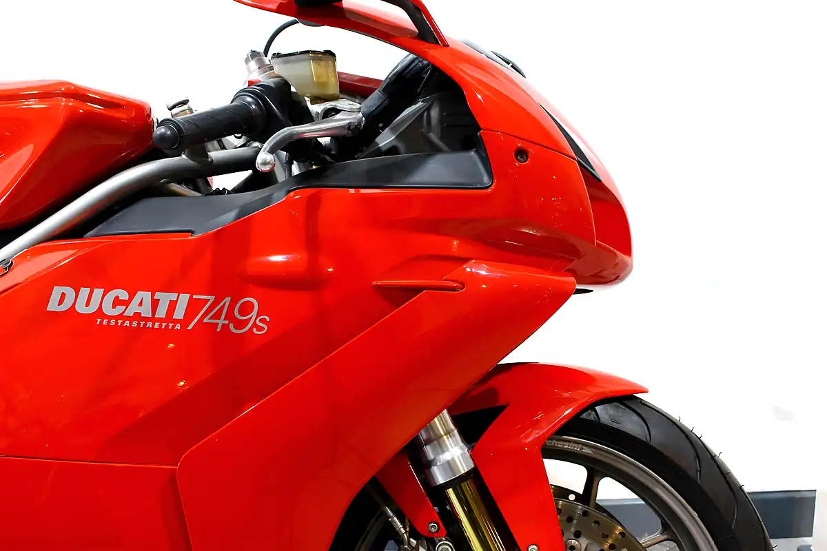 Used 2004 Ducati 749 S Mono Red - Interior and Exterior details 4