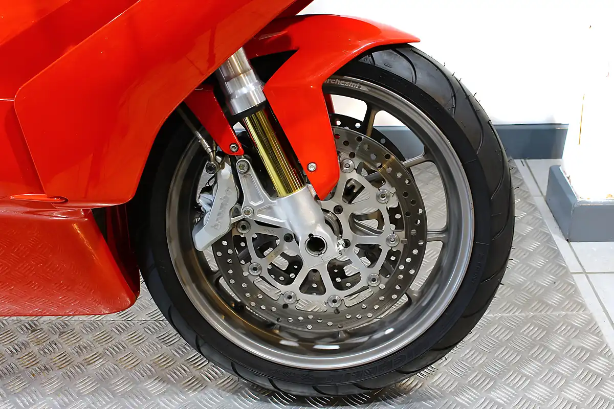Used 2004 Ducati 749 S Mono Red - Interior and Exterior details 5