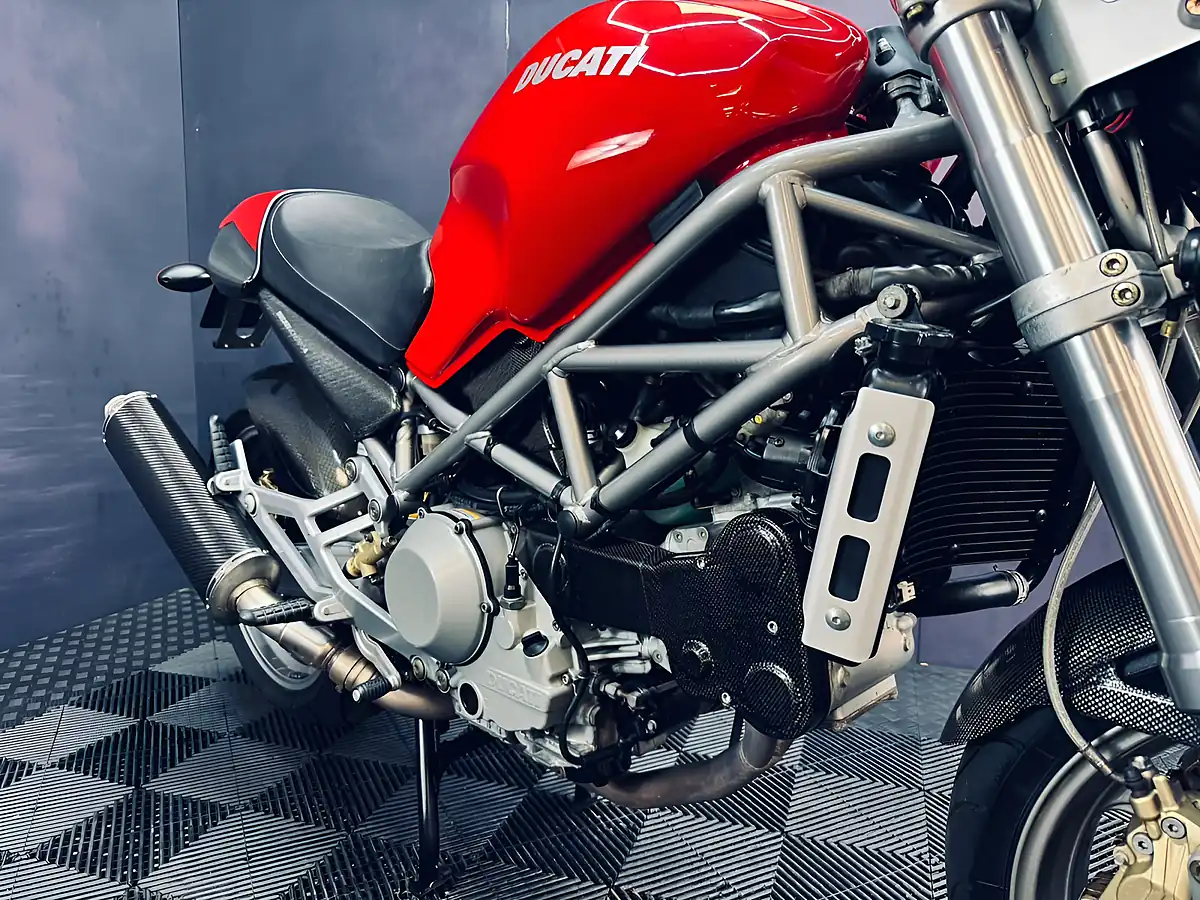 Used 2004 Ducati Monster S4 Red - Interior and Exterior details 10