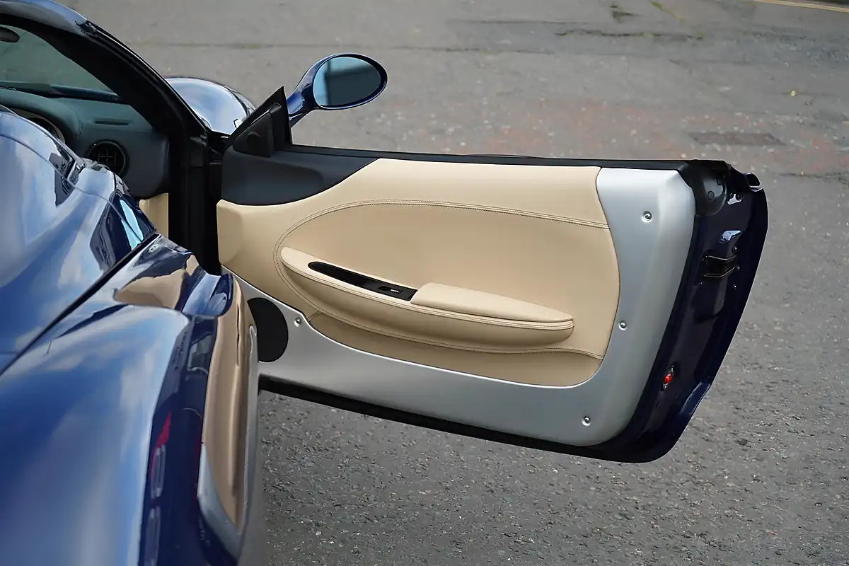 Used 2004 Ferrari 360 Spider Blue - Interior and Exterior details 13