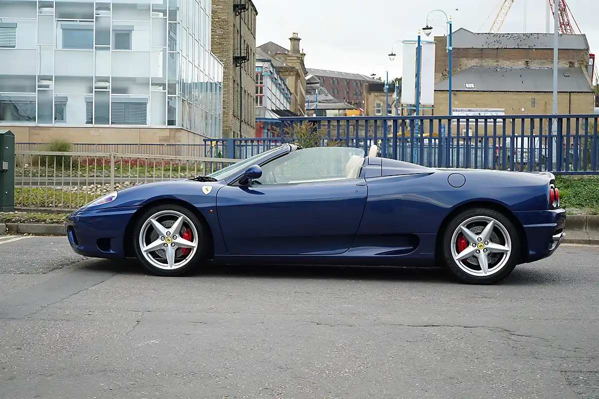Used 2004 Ferrari 360 Spider Blue - Interior and Exterior details 6