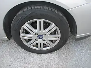 Used 2004 Ford Focus Ghia Silver - Interior and Exterior details 6