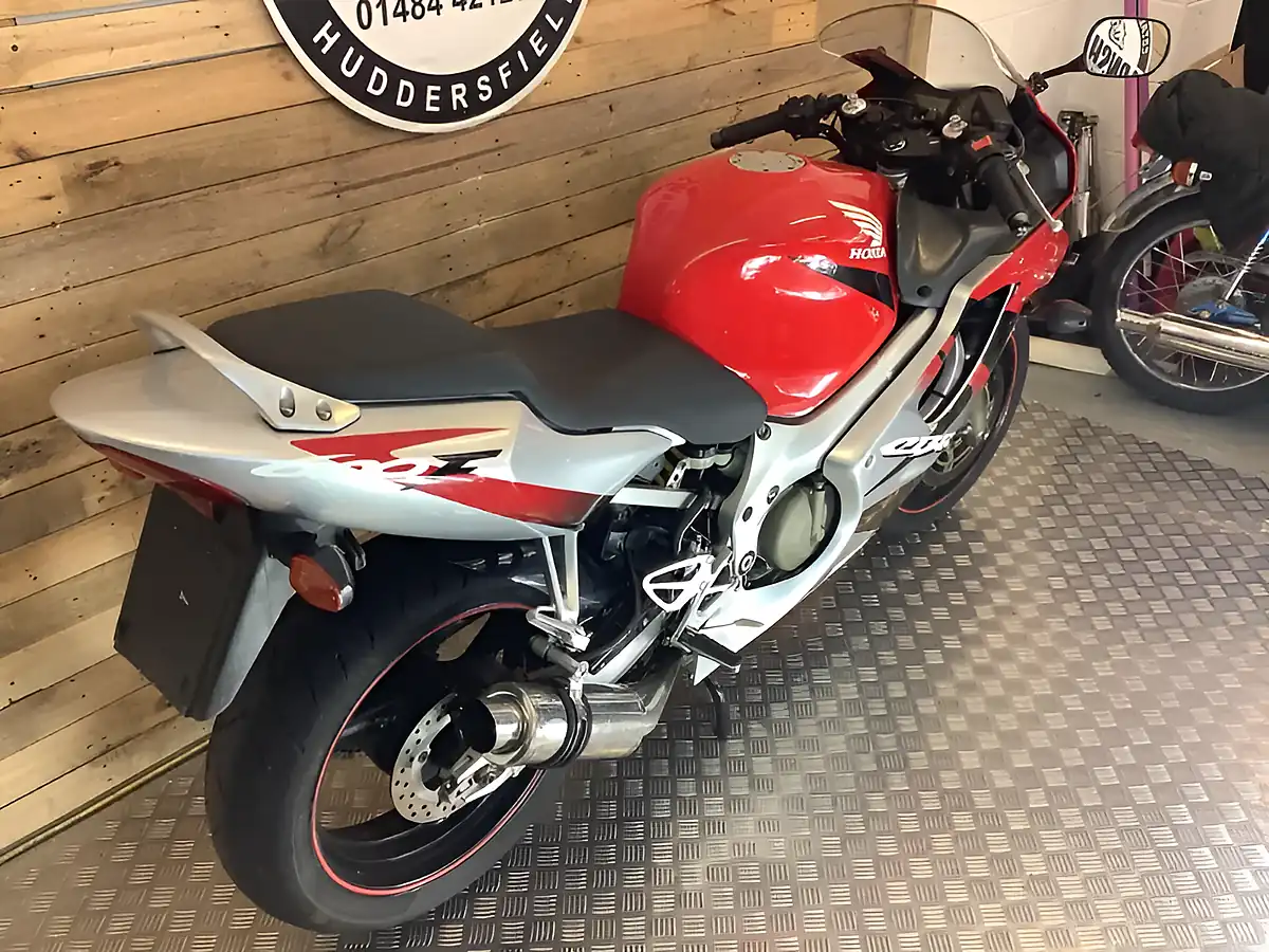 Used 2004 Honda Cbr - Interior and Exterior details 4