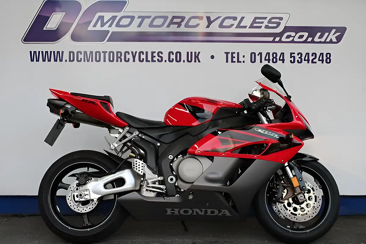 Used 2004 Honda CBR1000 Rr Red - Front View