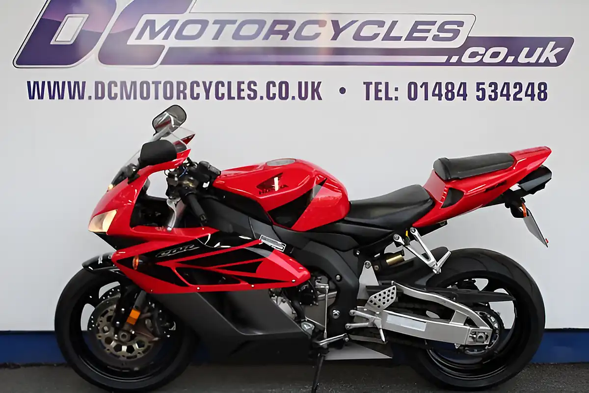 Used 2004 Honda CBR1000 Rr Red - Interior and Exterior details 2