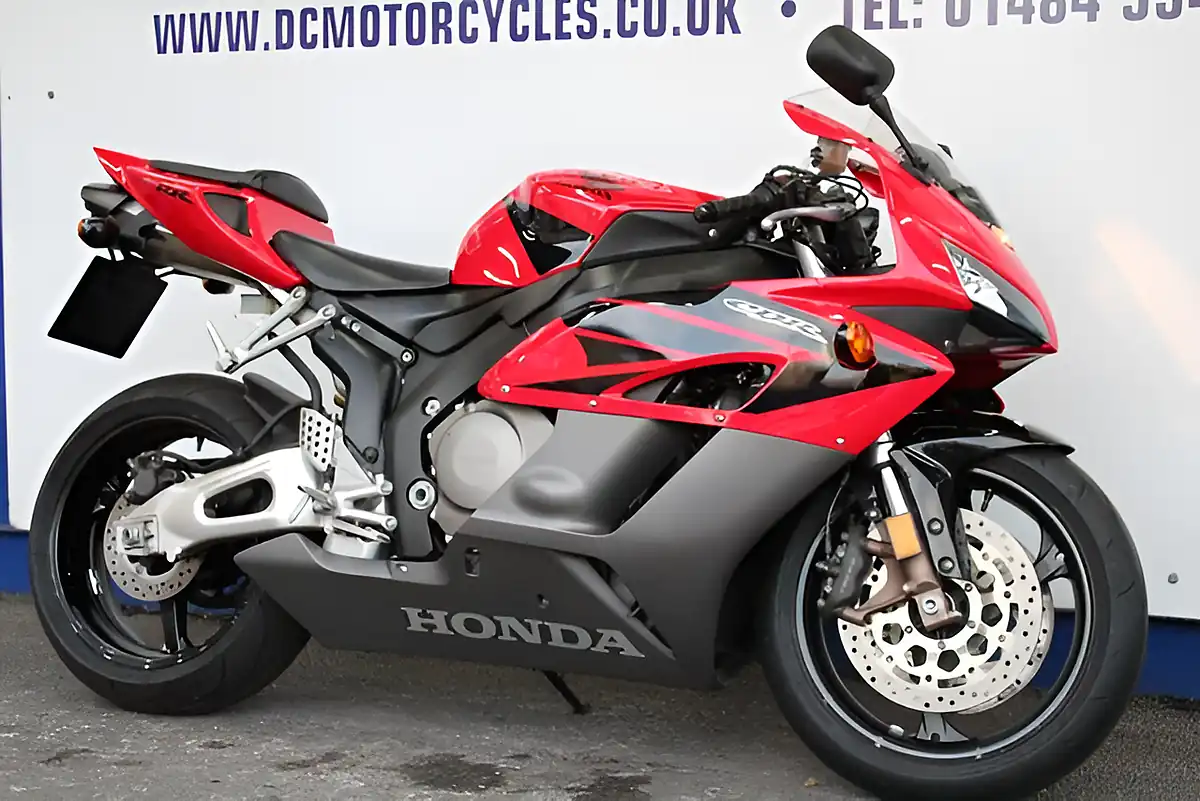 Used 2004 Honda CBR1000 Rr Red - Interior and Exterior details 3