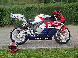 Used 2004 Honda CBR1000RR Fireblade White - Interior and Exterior details 4