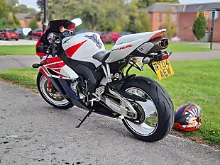 Used 2004 Honda CBR1000RR Fireblade White - Interior and Exterior details 7