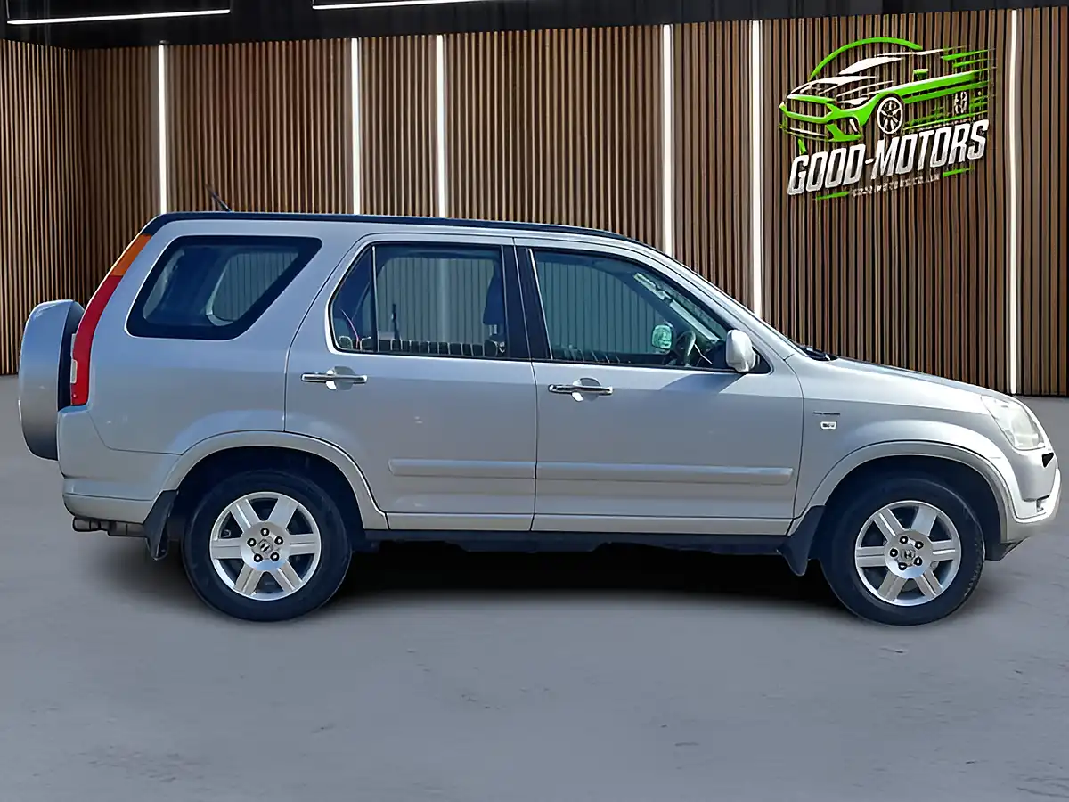 Used 2004 Honda Cr-V Executive Silver - Interior and Exterior details 9