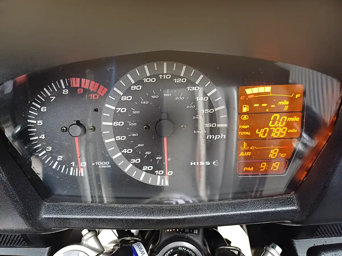 Used 2004 Honda ST1300A Pan European Silver - Interior and Exterior details 15