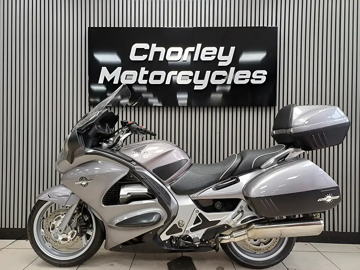 Used 2004 Honda ST1300A Pan European Silver - Interior and Exterior details 2
