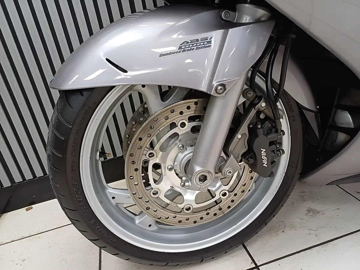 Used 2004 Honda ST1300A Pan European Silver - Interior and Exterior details 20