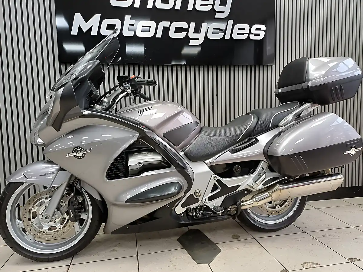 Used 2004 Honda ST1300A Pan European Silver - Interior and Exterior details 6