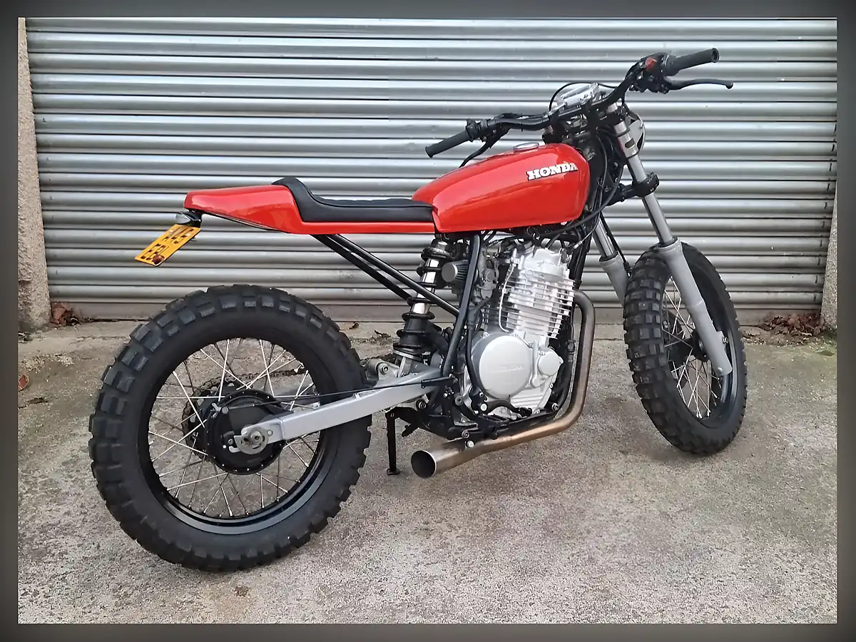 Used 2004 Honda Xl Red - Interior and Exterior details 3