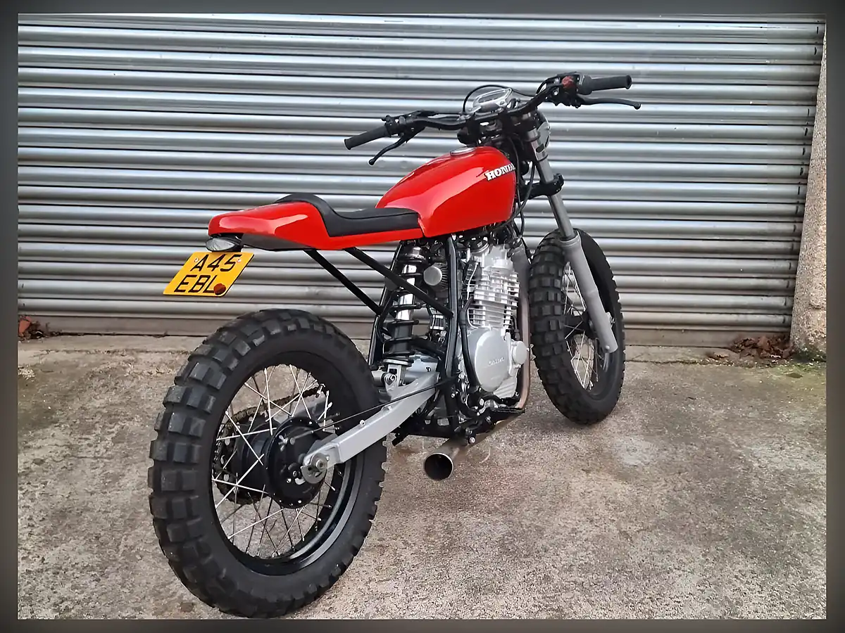 Used 2004 Honda Xl Red - Interior and Exterior details 4