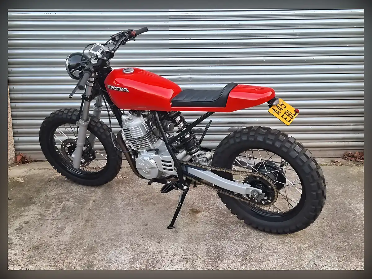 Used 2004 Honda Xl Red - Interior and Exterior details 7