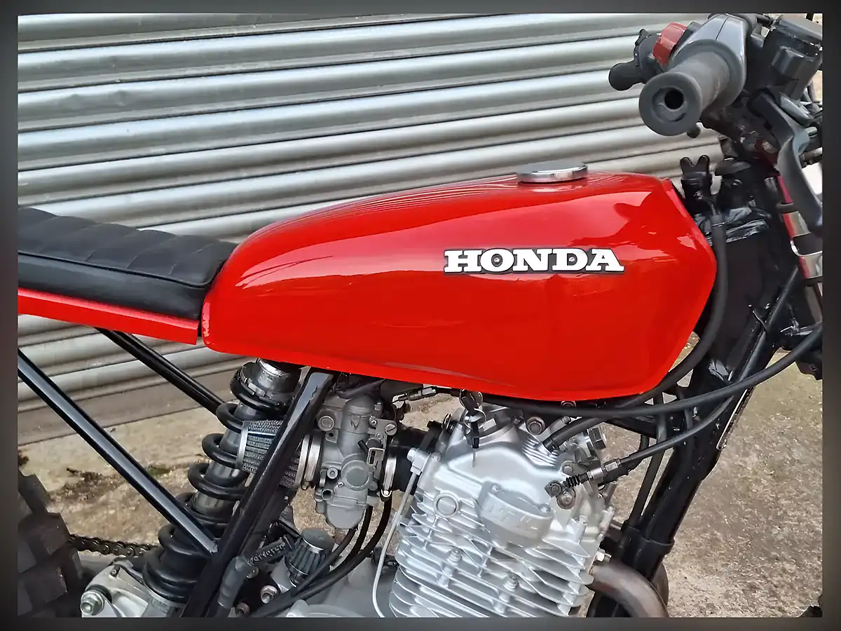 Used 2004 Honda Xl Red - Interior and Exterior details 8