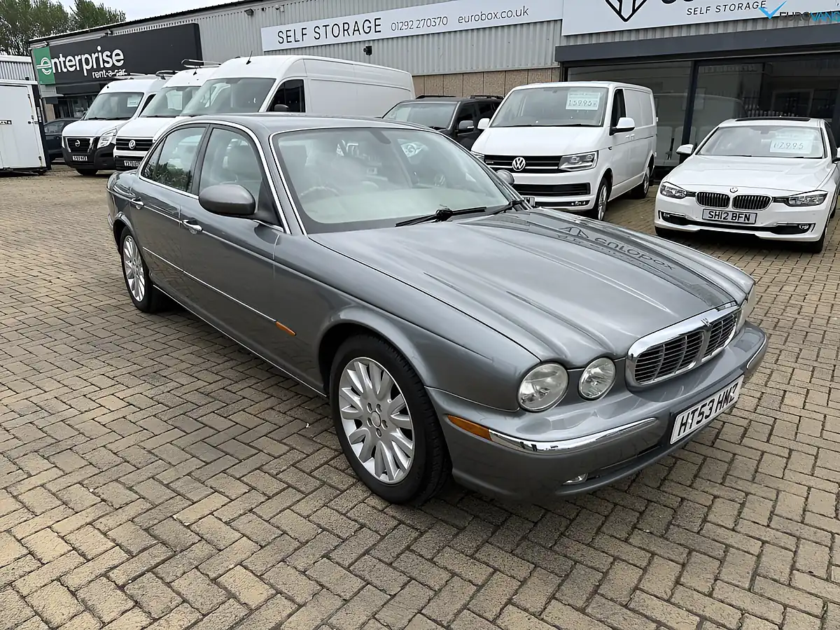 Used 2004 Jaguar Xj Se Grey - Front View