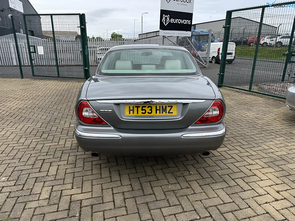 Used 2004 Jaguar Xj Se Grey - Interior and Exterior details 3