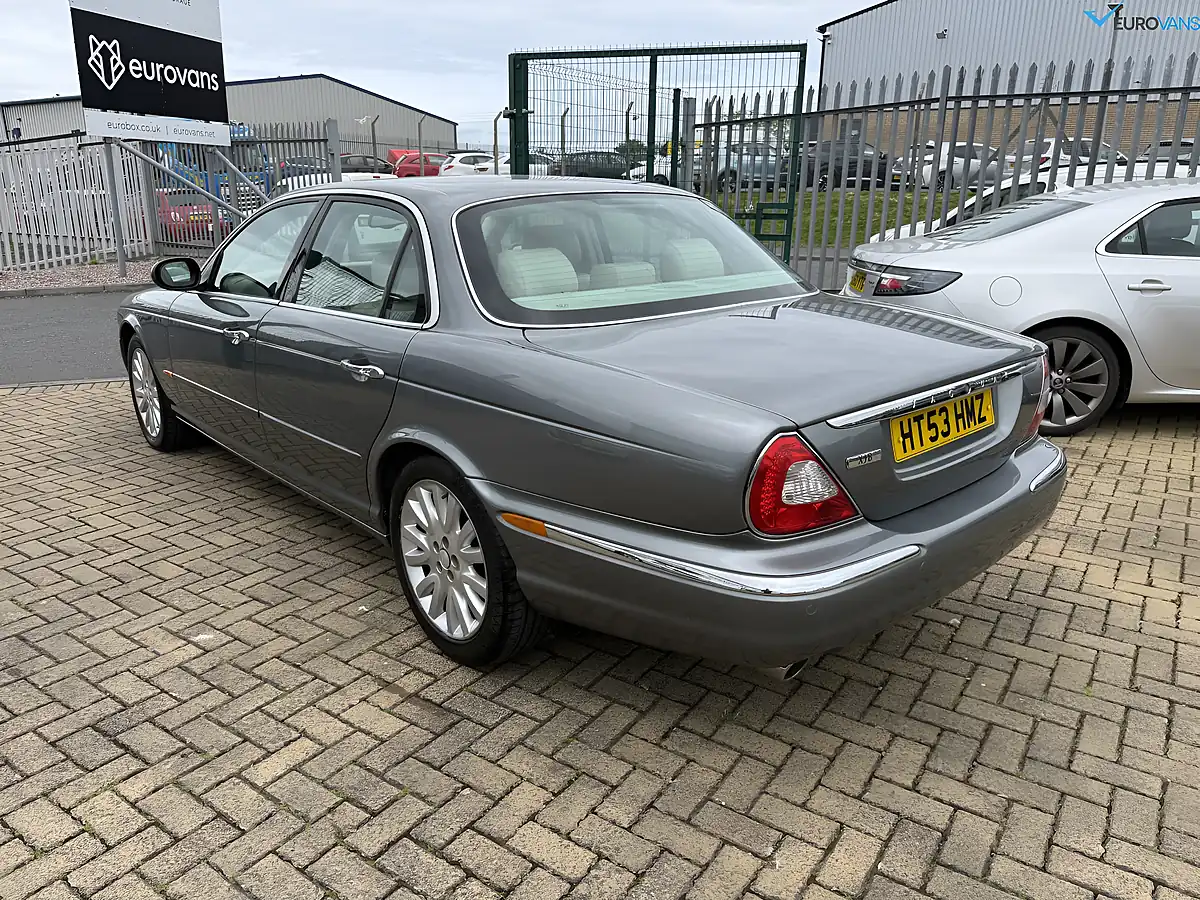 Used 2004 Jaguar Xj Se Grey - Interior and Exterior details 4