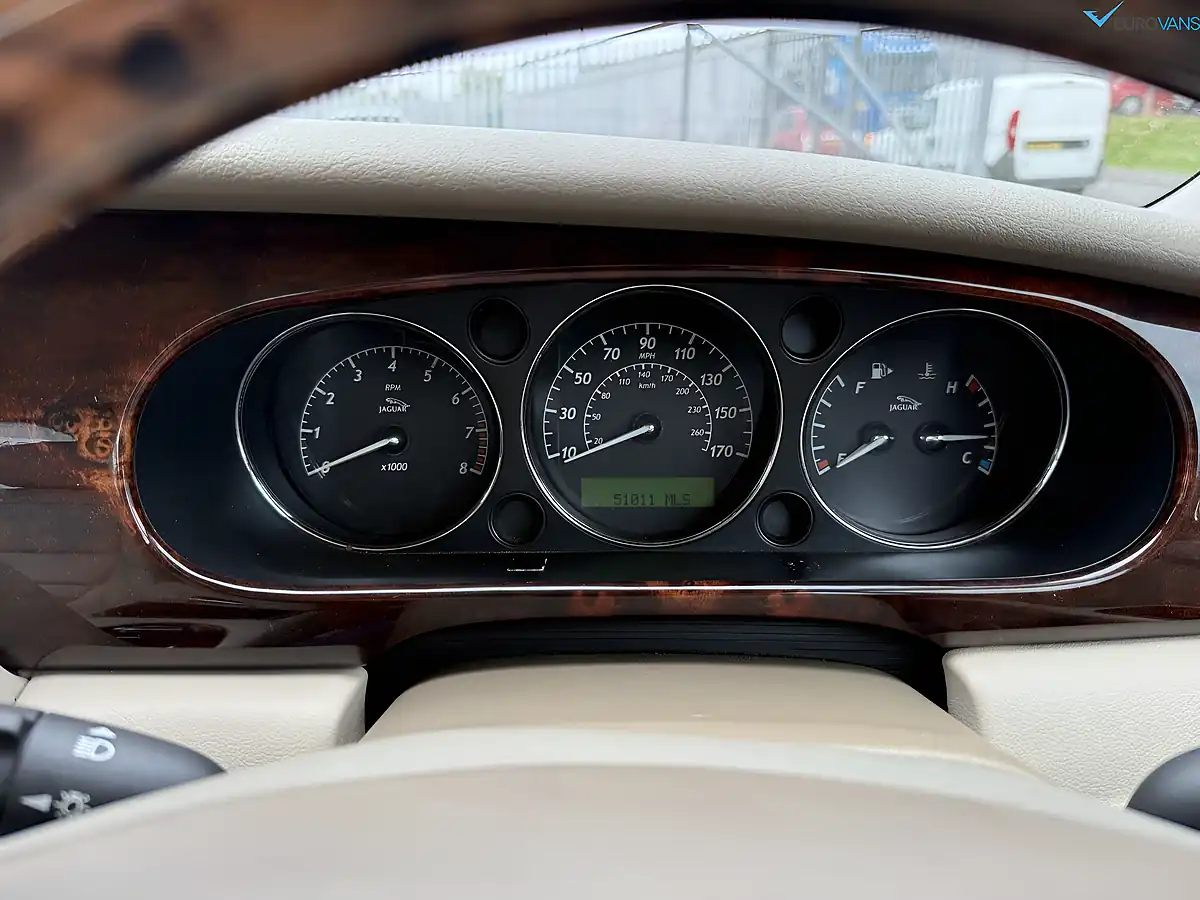 Used 2004 Jaguar Xj Se Grey - Interior and Exterior details 6