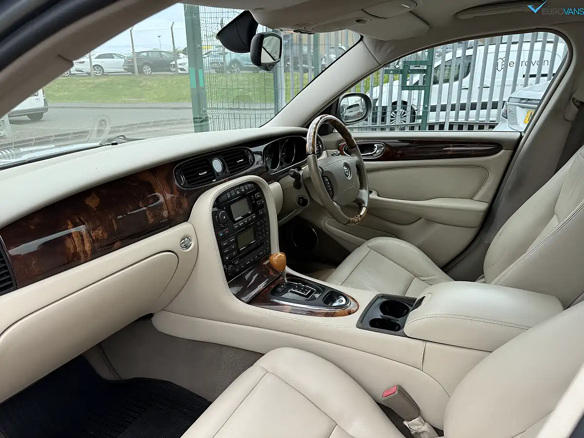Used 2004 Jaguar Xj Se Grey - Interior and Exterior details 7