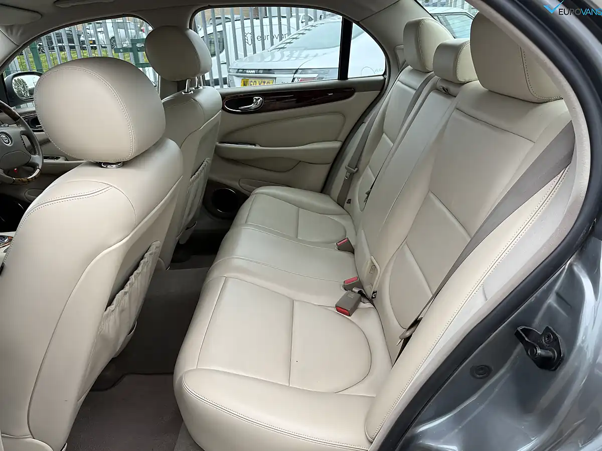 Used 2004 Jaguar Xj Se Grey - Interior and Exterior details 8