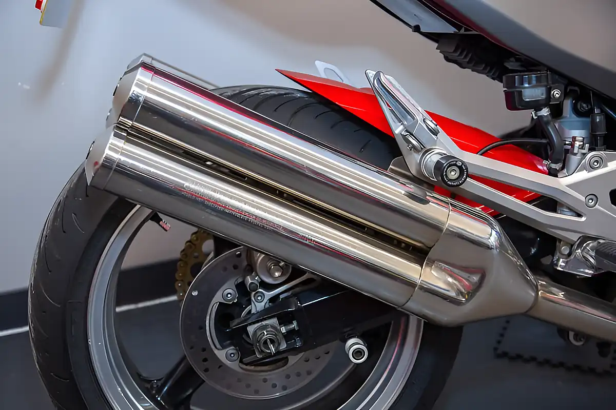 Used 2004 Kawasaki Z1000 Red - Interior and Exterior details 13