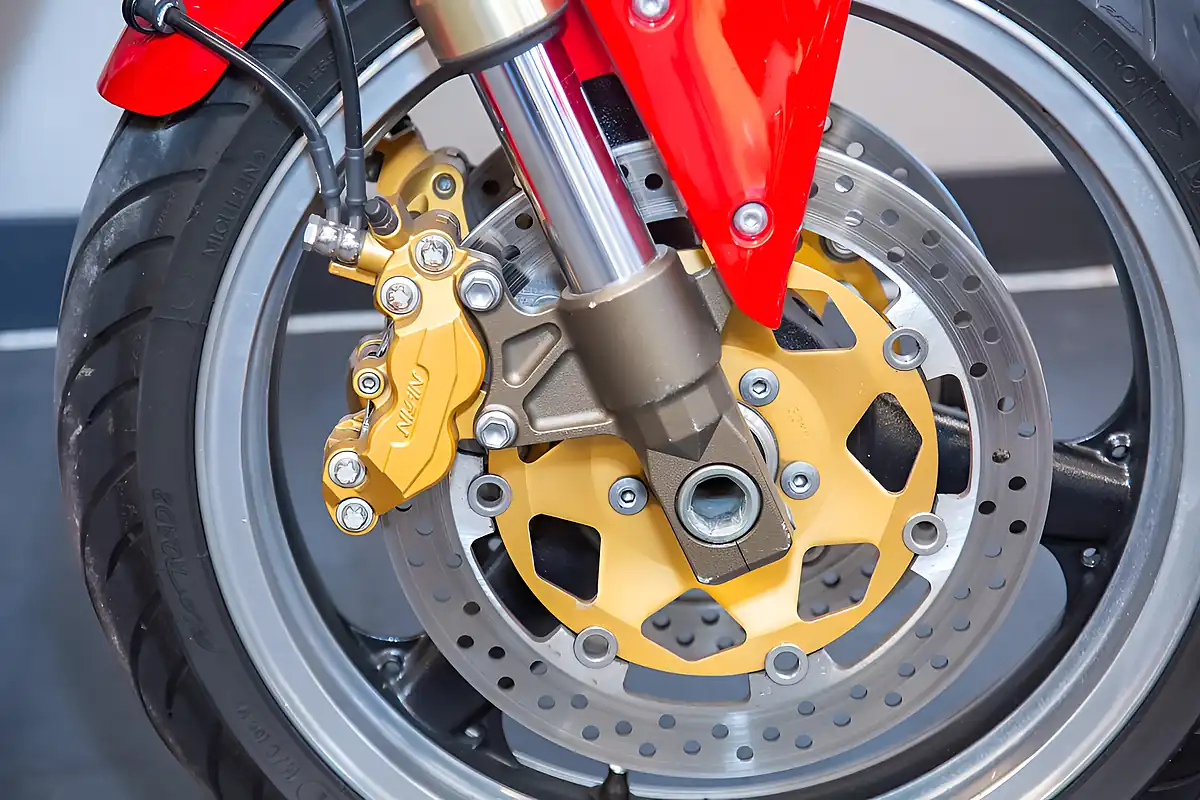 Used 2004 Kawasaki Z1000 Red - Interior and Exterior details 18