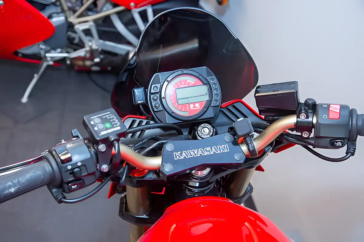 Used 2004 Kawasaki Z1000 Red - Interior and Exterior details 5