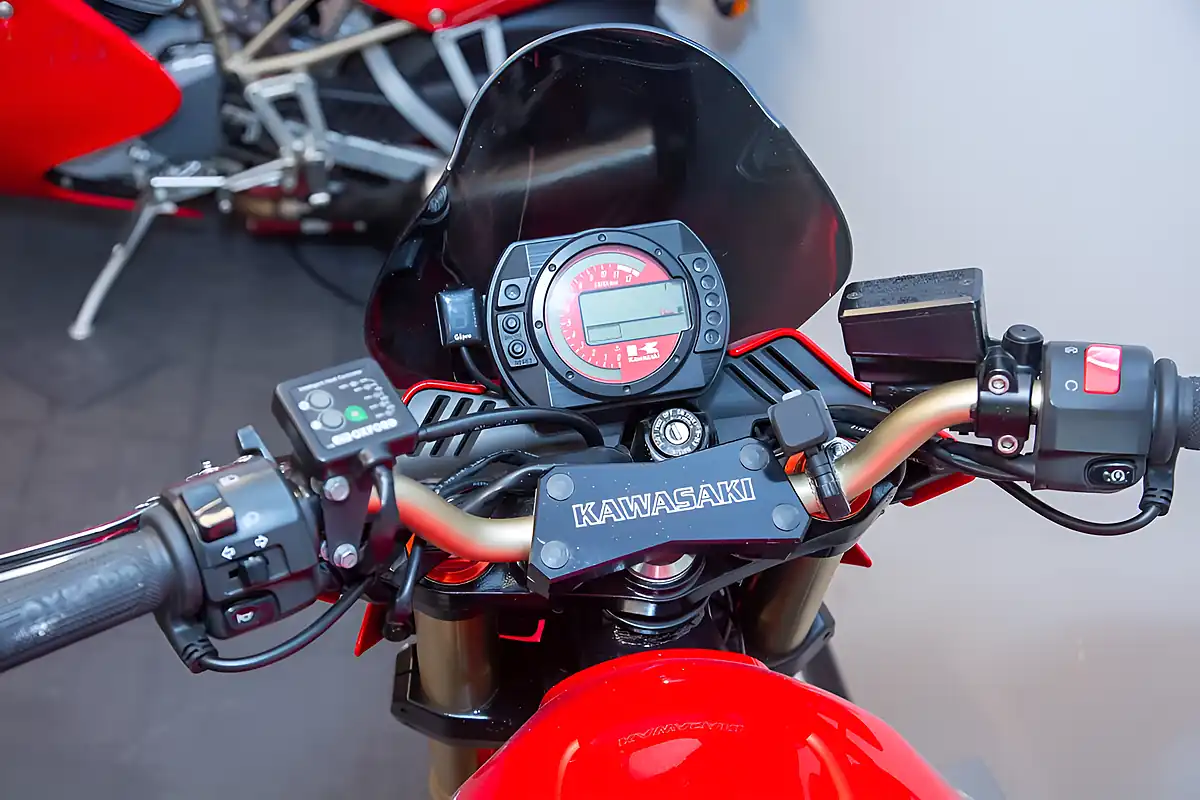 Used 2004 Kawasaki Z1000 Red - Interior and Exterior details 6