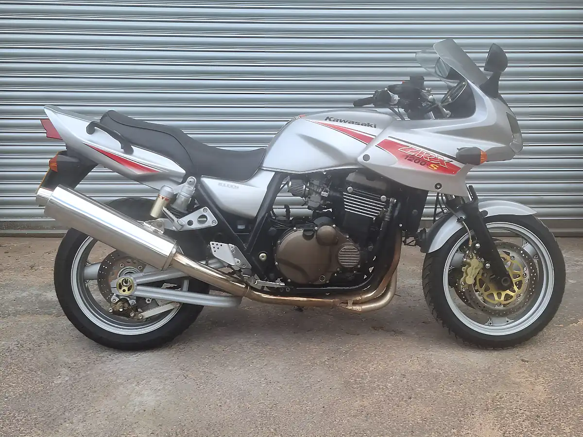 Used 2004 Kawasaki Zrx S - Interior and Exterior details 10