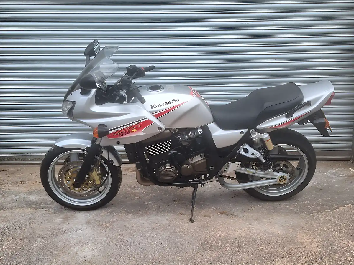 Used 2004 Kawasaki Zrx S - Interior and Exterior details 5