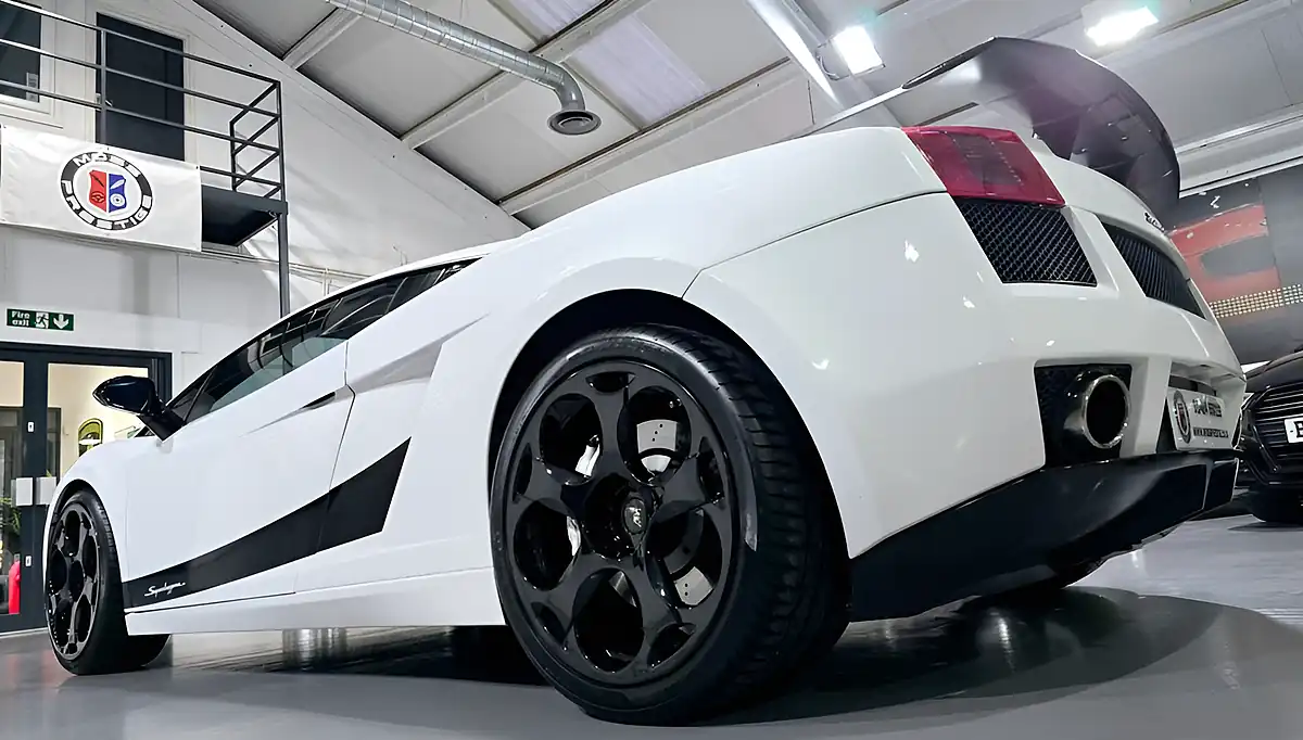 Used 2004 Lamborghini Gallardo Coupe White - Interior and Exterior details 17