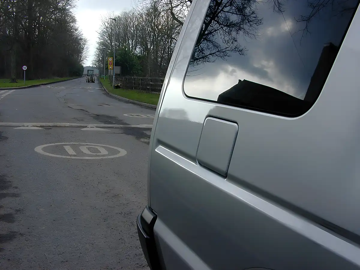 Used 2004 Land Rover Discovery Hse Silver - Interior and Exterior details 12