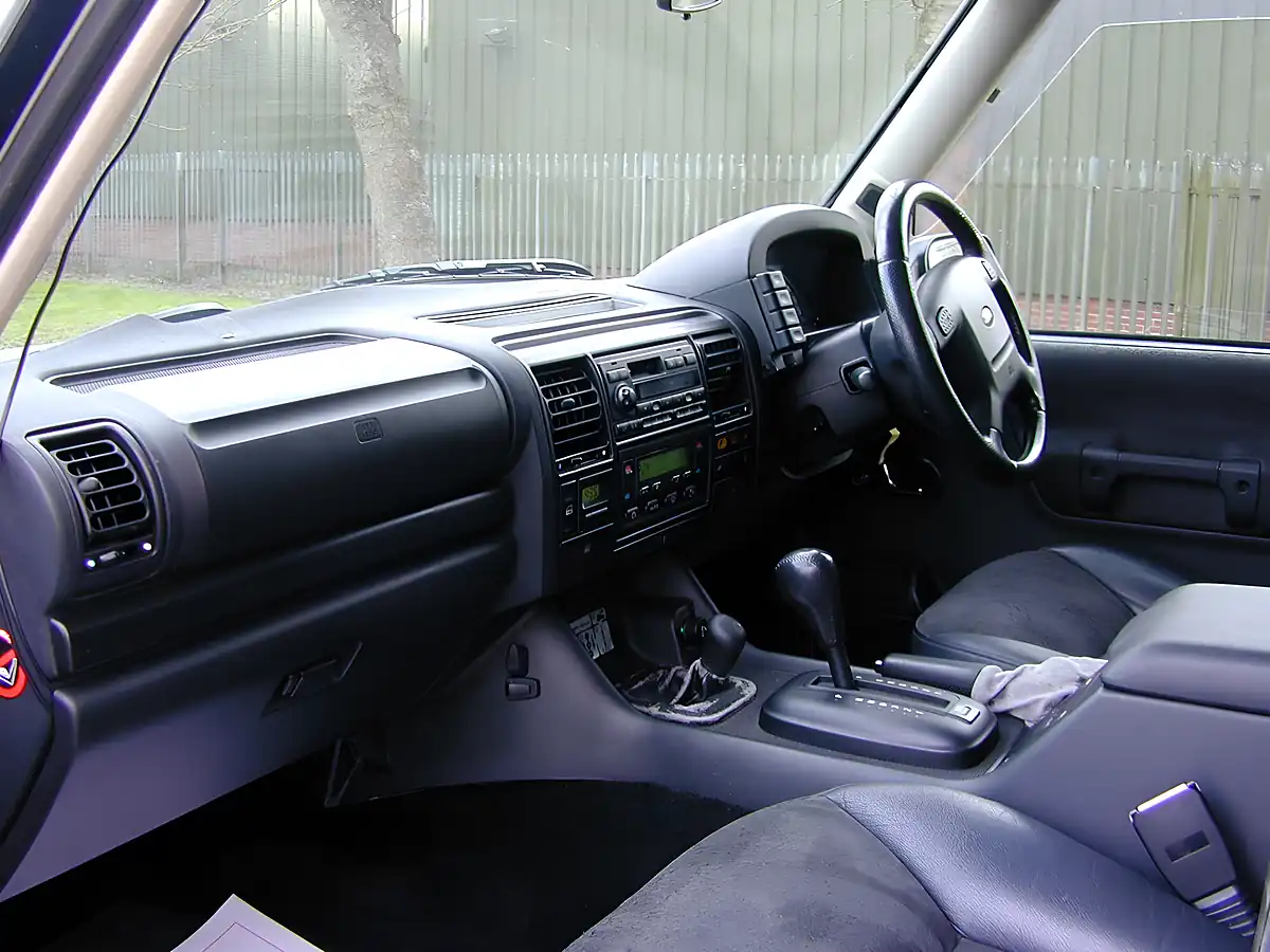 Used 2004 Land Rover Discovery Hse Silver - Interior and Exterior details 13