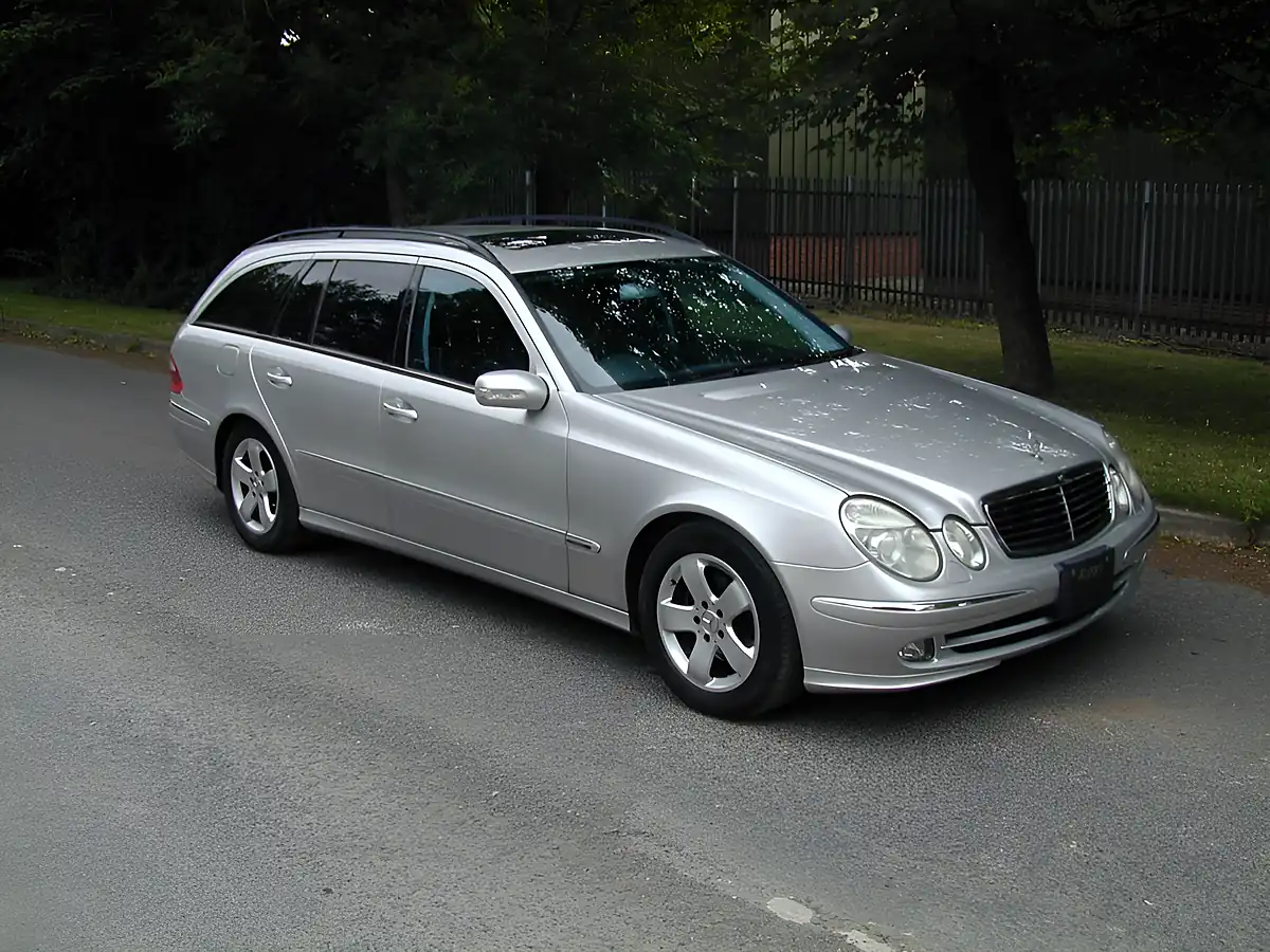 Used 2004 Mercedes-Benz E Class Estate Silver - Front View