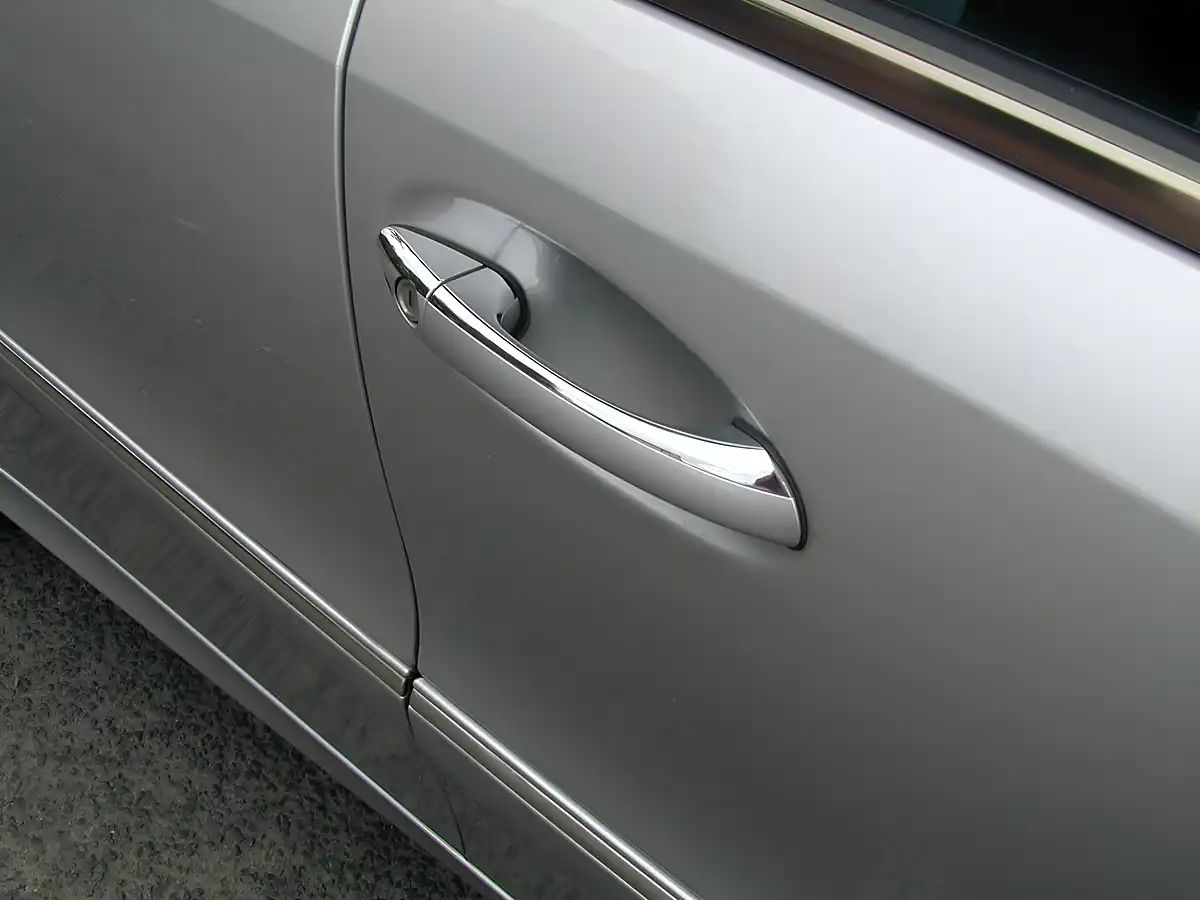 Used 2004 Mercedes-Benz E Class Estate Silver - Interior and Exterior details 10