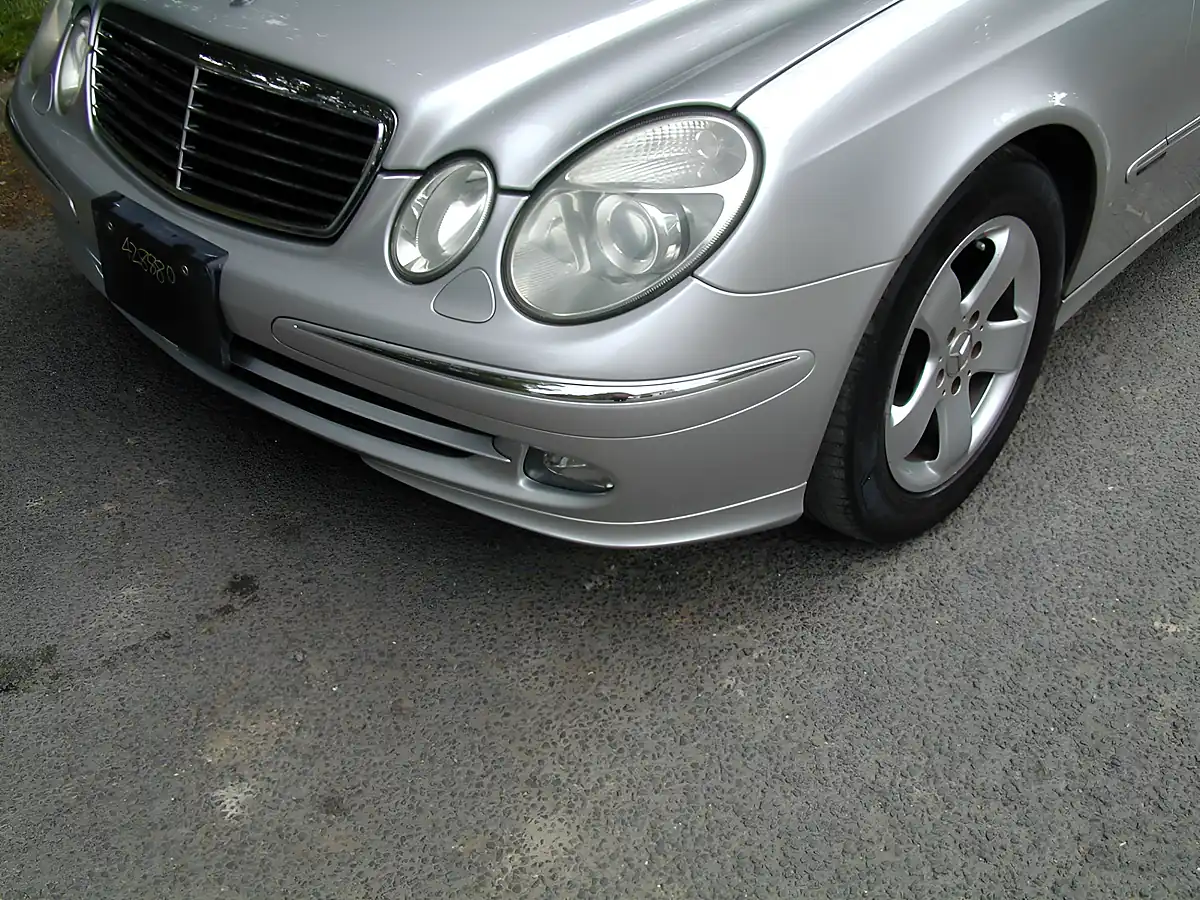 Used 2004 Mercedes-Benz E Class Estate Silver - Interior and Exterior details 11