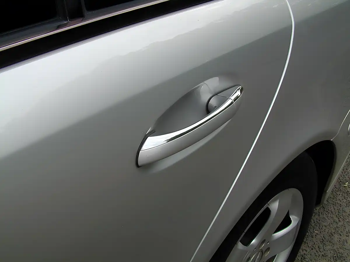 Used 2004 Mercedes-Benz E Class Estate Silver - Interior and Exterior details 12