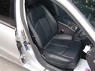 Used 2004 Mercedes-Benz E Class Estate Silver - Interior and Exterior details 15
