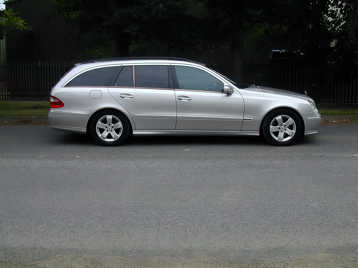 Used 2004 Mercedes-Benz E Class Estate Silver - Interior and Exterior details 2