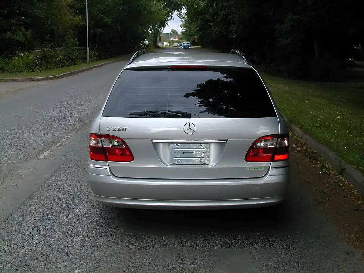 Used 2004 Mercedes-Benz E Class Estate Silver - Interior and Exterior details 5