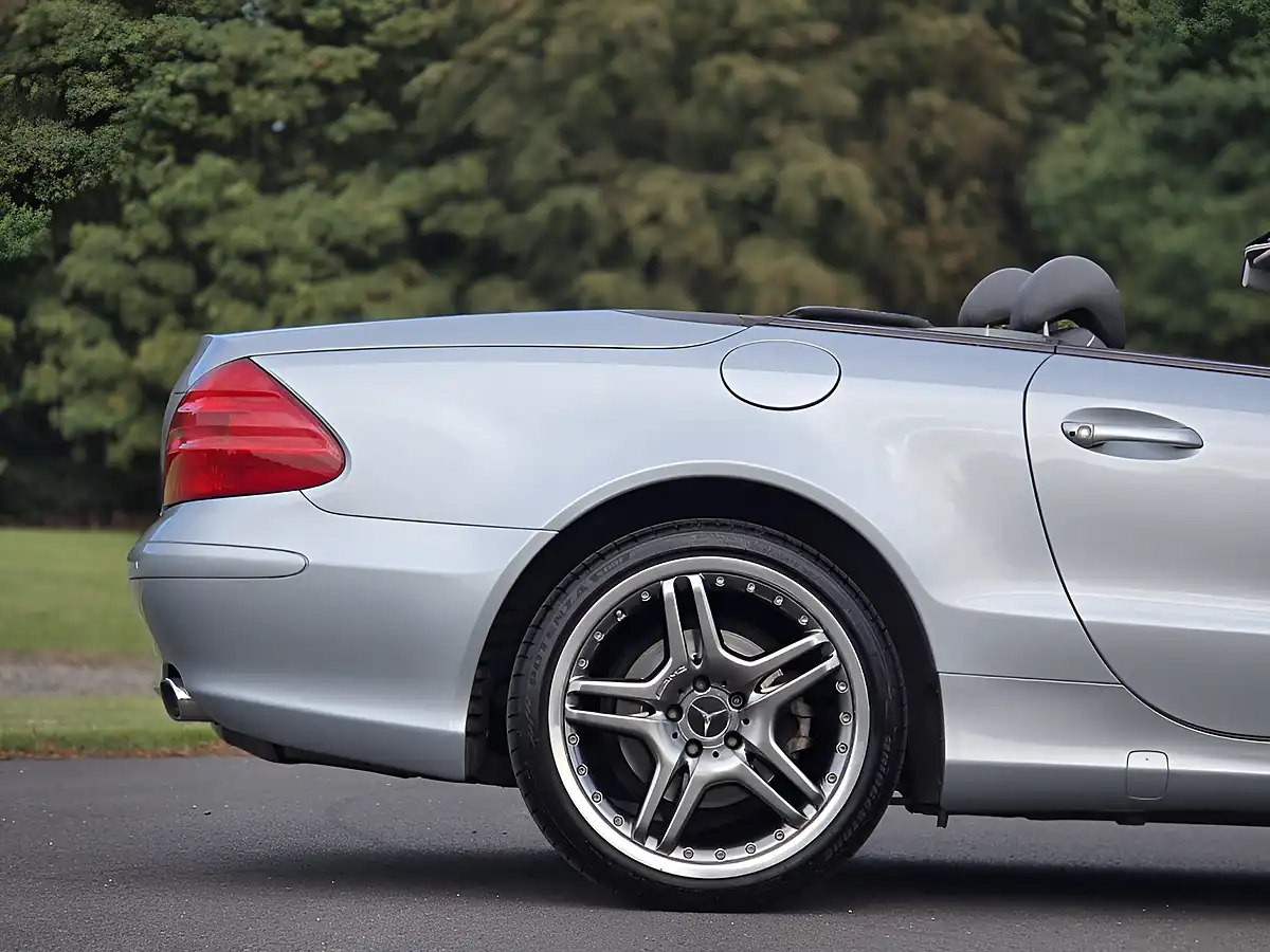 Used 2004 Mercedes-Benz Sl R230 Silver - Interior and Exterior details 10