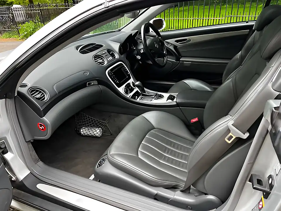 Used 2004 Mercedes-Benz Sl Series SL55 AMG Silver - Interior and Exterior details 16