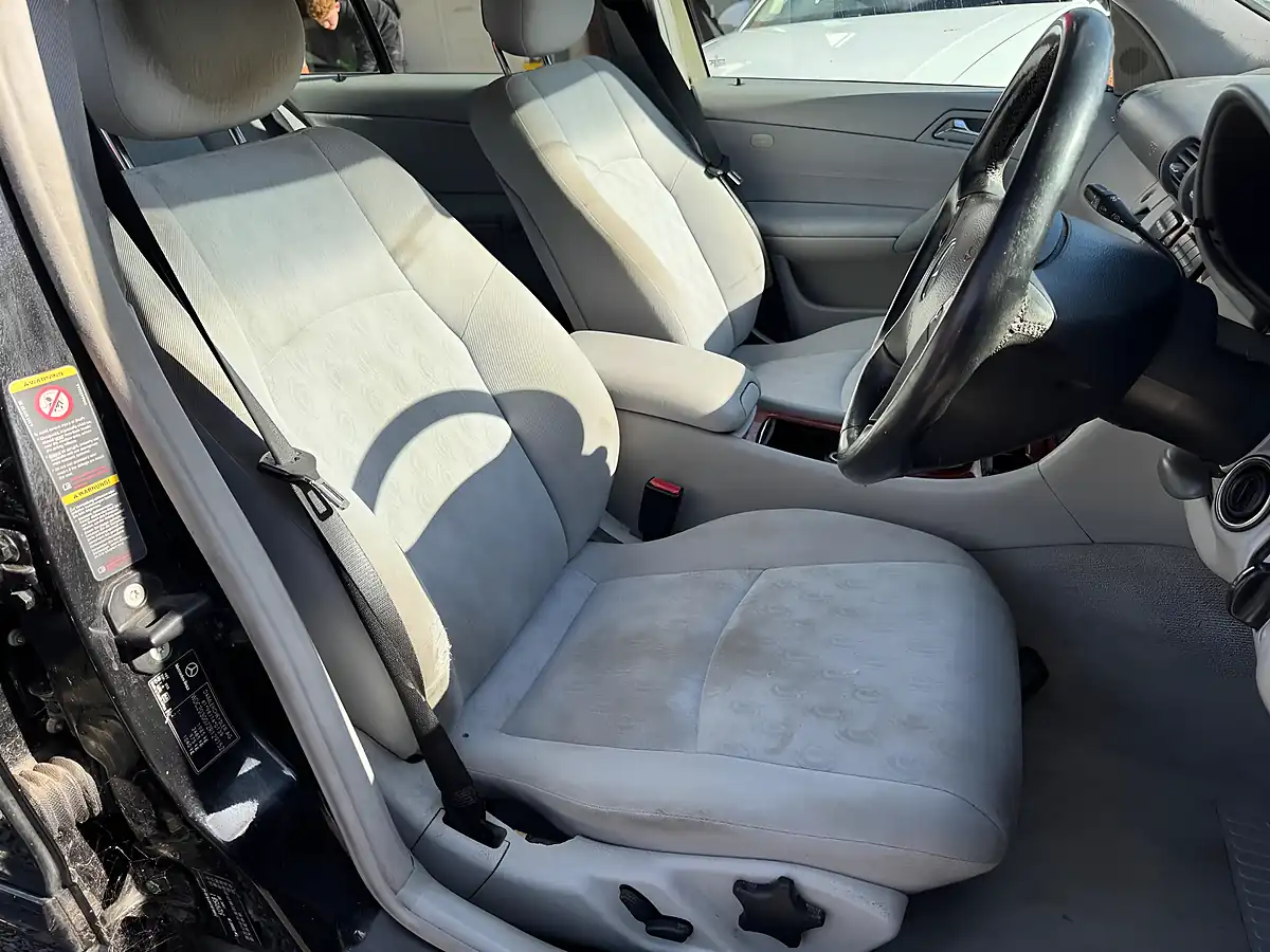 Used 2004 Mercedes C200 Classic Se Black - Interior and Exterior details 10