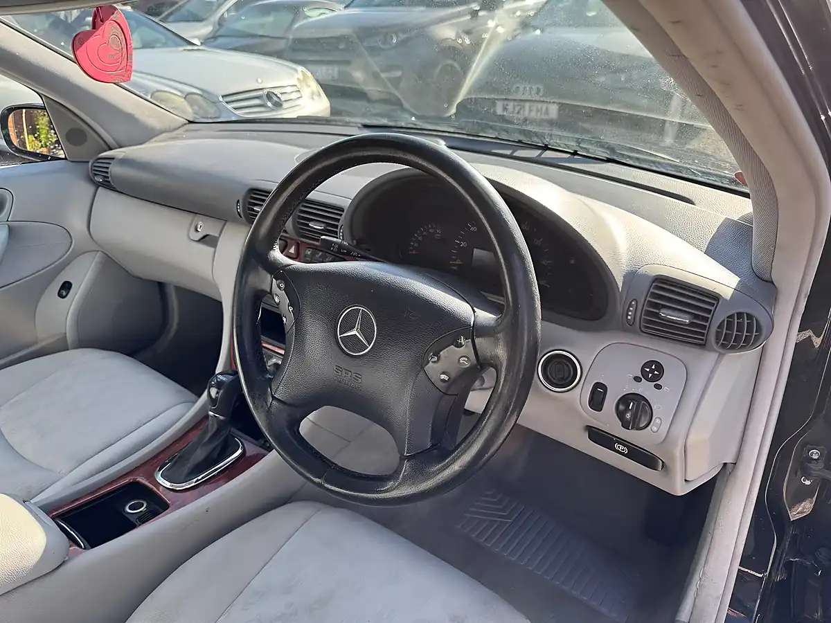 Used 2004 Mercedes C200 Classic Se Black - Interior and Exterior details 11