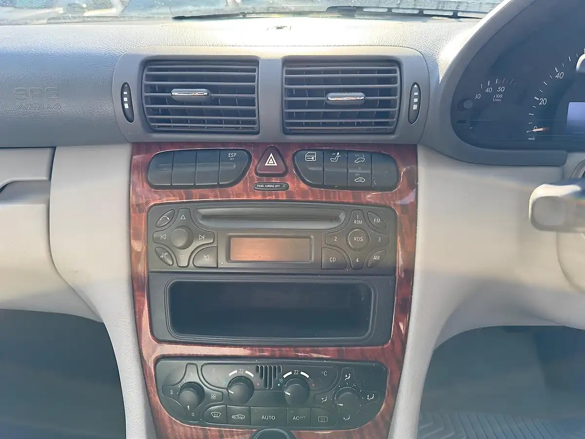 Used 2004 Mercedes C200 Classic Se Black - Interior and Exterior details 15