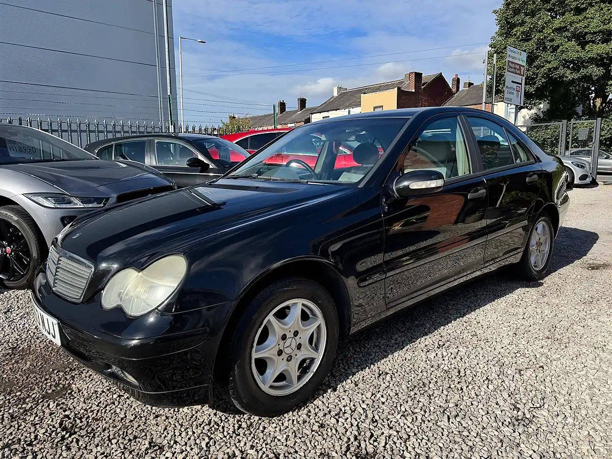 Used 2004 Mercedes C200 Classic Se Black - Interior and Exterior details 3