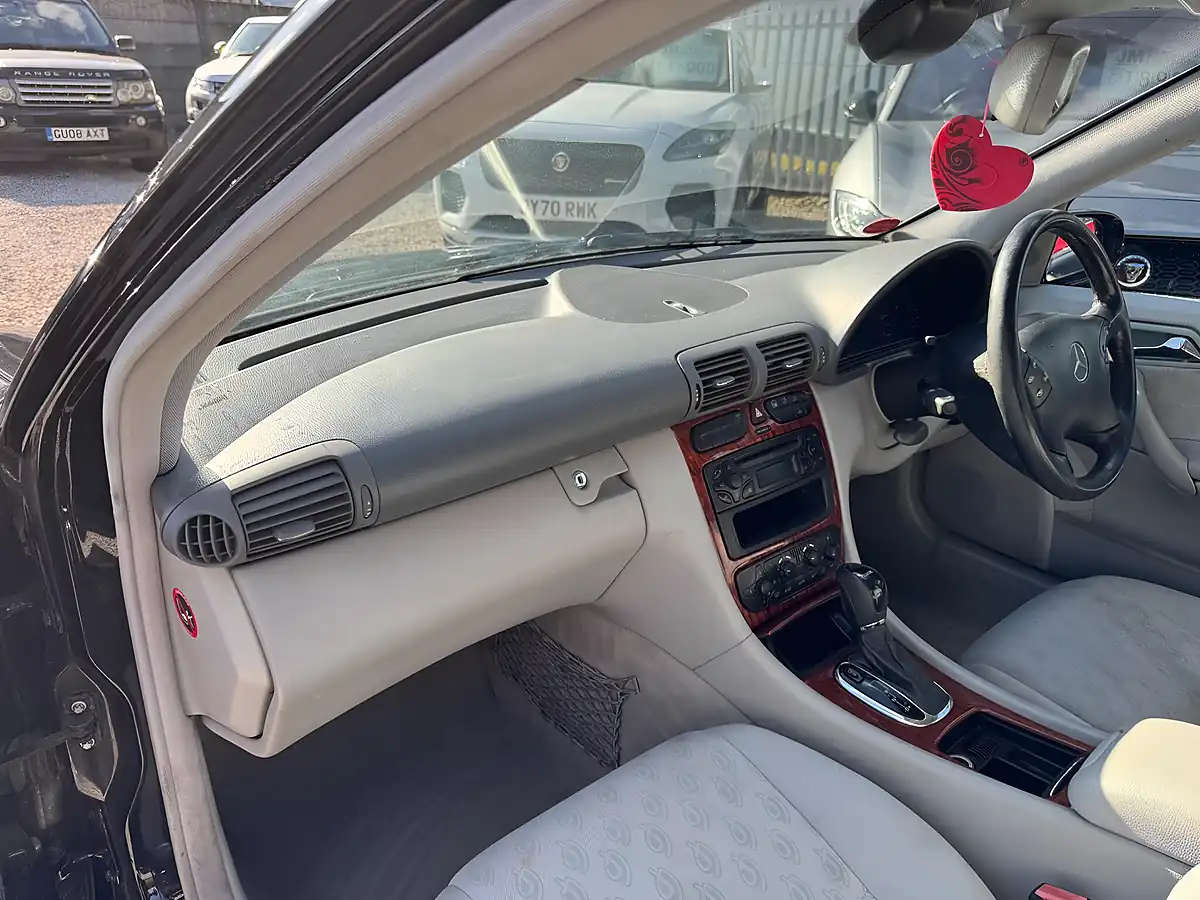 Used 2004 Mercedes C200 Classic Se Black - Interior and Exterior details 9